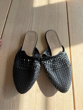 Restricted 7:5 Women’s Black Woven Slide Mules -
